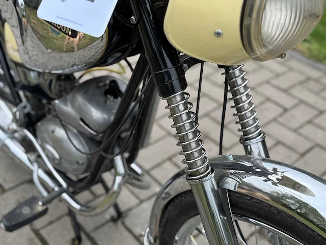 1966 typhoon supersport 50cc brommer - afbeelding 2 van  15