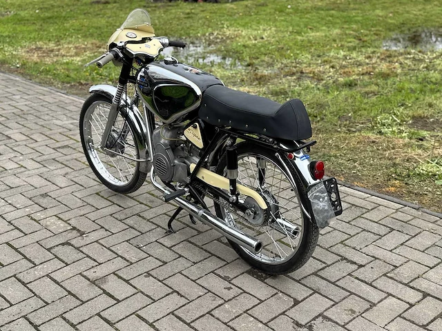1966 typhoon supersport 50cc brommer - afbeelding 9 van  15