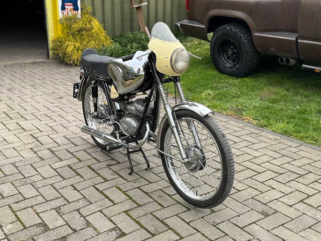 1966 typhoon supersport 50cc brommer - afbeelding 13 van  15
