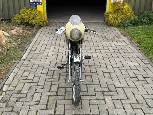 1966 typhoon supersport 50cc brommer - afbeelding 14 van  15