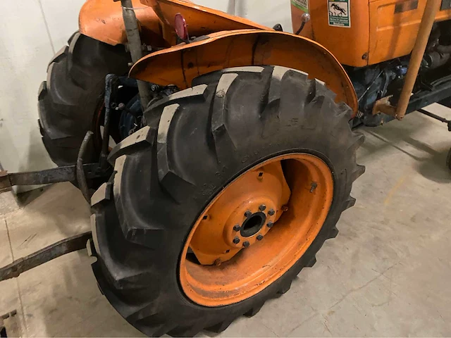 1968 fiat 315 vigneto smalspoortractor - afbeelding 2 van  13
