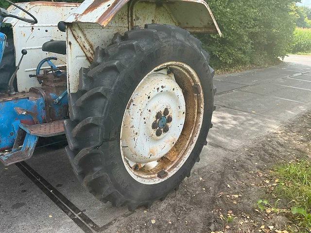1968 ford 4000 oldtimer tractor - afbeelding 4 van  21