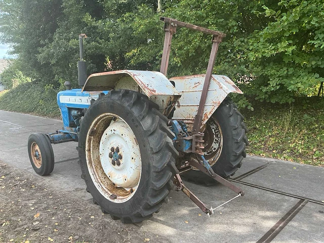 1968 ford 4000 oldtimer tractor - afbeelding 17 van  21