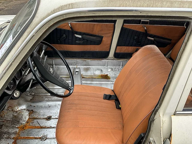 1969 peugeot 204 stationwagen - afbeelding 5 van  15