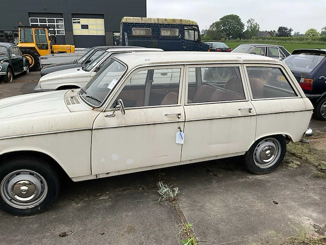 1969 peugeot 204 stationwagen - afbeelding 8 van  15