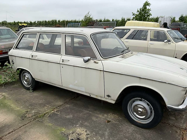 1969 peugeot 204 stationwagen - afbeelding 12 van  15