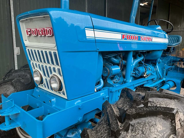1970 ford 5095 vierwielaangedreven landbouwtractor - afbeelding 6 van  45