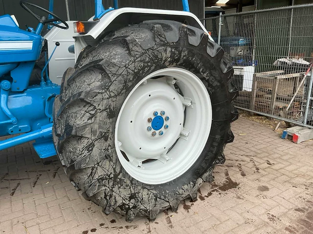 1970 ford 5095 vierwielaangedreven landbouwtractor - afbeelding 44 van  45