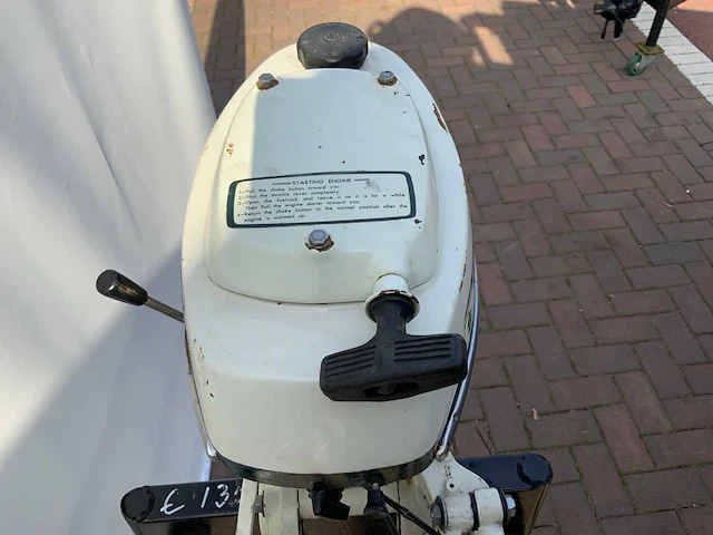 1970 suzuki dt-70 oldtimer buitenboordmotor - afbeelding 7 van  8