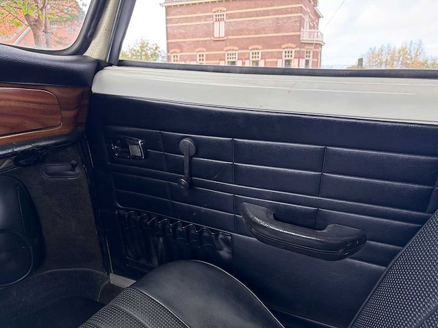 1970 volkswagen karmann ghia oldtimer - afbeelding 9 van  30