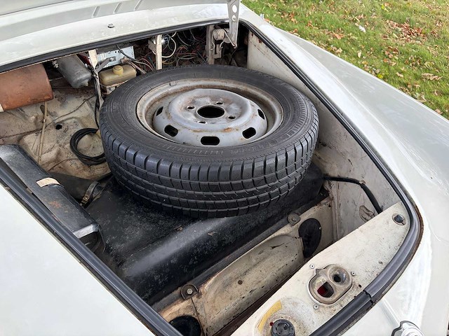 1970 volkswagen karmann ghia oldtimer - afbeelding 14 van  30