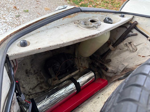 1970 volkswagen karmann ghia oldtimer - afbeelding 17 van  30