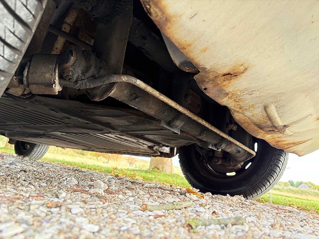 1970 volkswagen karmann ghia oldtimer - afbeelding 18 van  30