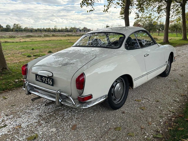 1970 volkswagen karmann ghia oldtimer - afbeelding 25 van  30
