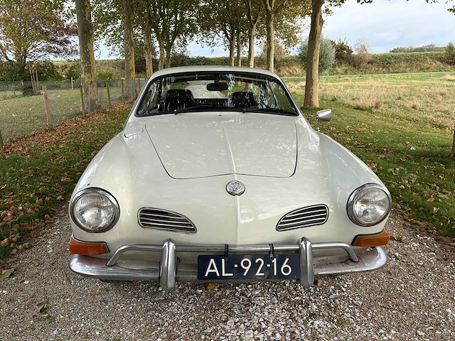 1970 volkswagen karmann ghia oldtimer - afbeelding 27 van  30