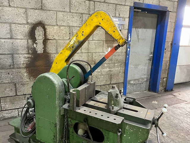 1971 kasto ebs320u beugelzaagmachine - afbeelding 2 van  5