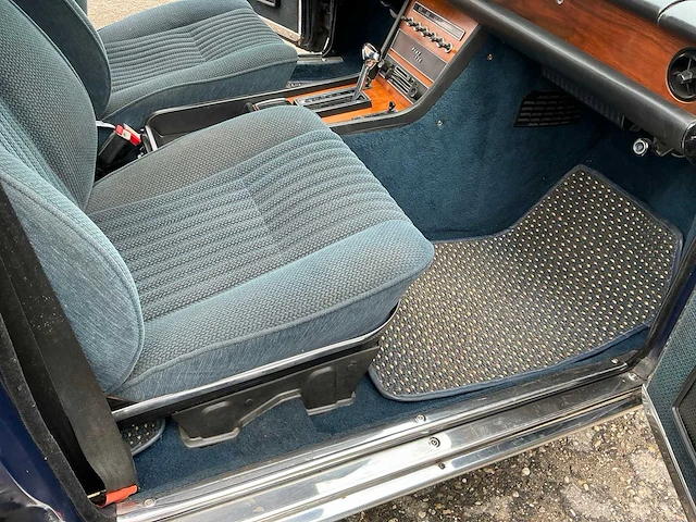1972 fiat 130b sedan oldtimer - afbeelding 54 van  63