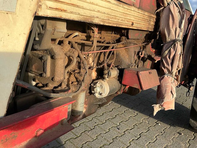 1972 international 724 tweewielaangedreven landbouwtractor - afbeelding 3 van  31