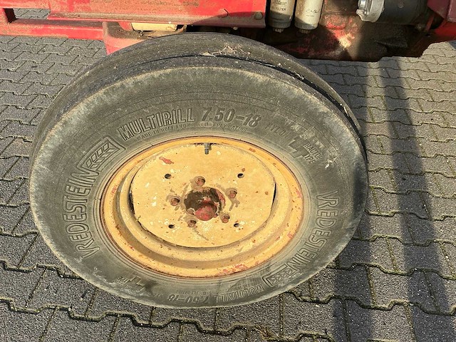 1972 international 724 tweewielaangedreven landbouwtractor - afbeelding 4 van  31