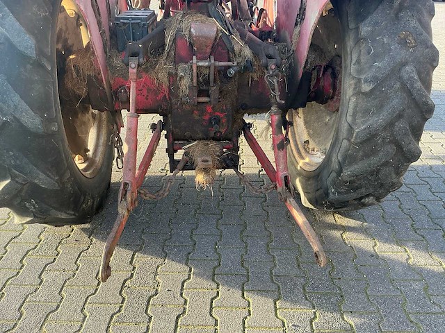 1972 international 724 tweewielaangedreven landbouwtractor - afbeelding 15 van  31