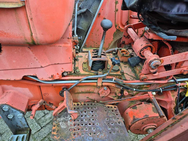 1973 renault 55 landbouwtractor - afbeelding 7 van  8