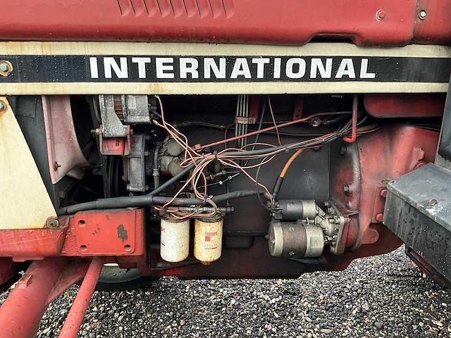 1974 international 644 tweewielaangedreven landbouwtractor - afbeelding 6 van  36