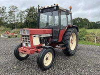 1974 international 644 tweewielaangedreven landbouwtractor - afbeelding 1 van  36