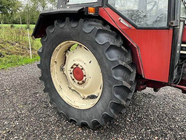1974 international 644 tweewielaangedreven landbouwtractor - afbeelding 18 van  36