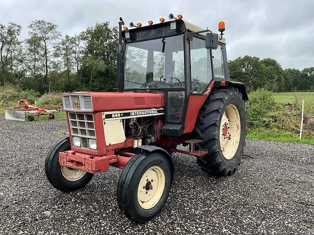1974 international 644 tweewielaangedreven landbouwtractor - afbeelding 12 van  36
