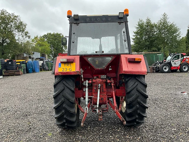 1974 international 644 tweewielaangedreven landbouwtractor - afbeelding 35 van  36