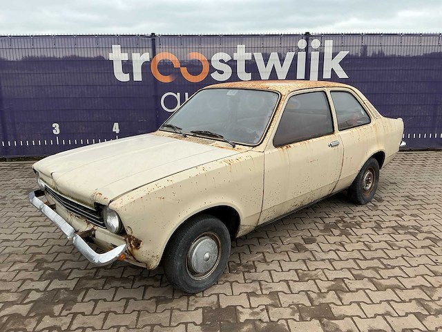 1975 - opel - kadett - 1.1 standard - oldtimer - afbeelding 1 van  11