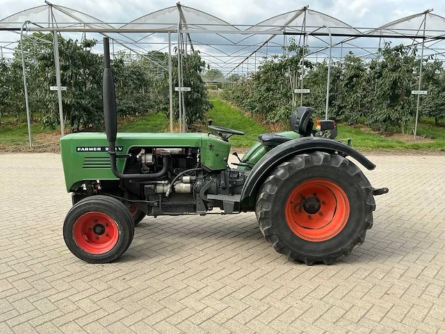 1975 fendt farmer 200v smalspoor- en compacttractor - afbeelding 32 van  33