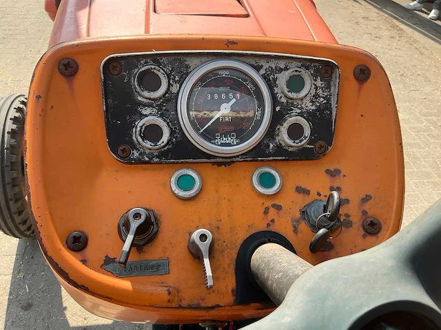 1975 fiat 300 oldtimer tractor - afbeelding 8 van  29