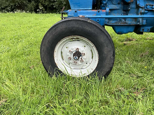 1975 ford 4000 oldtimer tractor - afbeelding 10 van  30