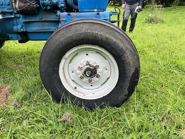 1975 ford 4000 oldtimer tractor - afbeelding 11 van  30