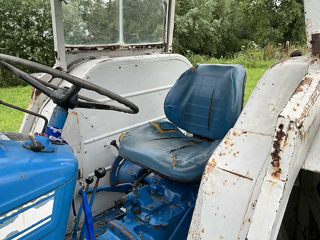 1975 ford 4000 oldtimer tractor - afbeelding 17 van  30