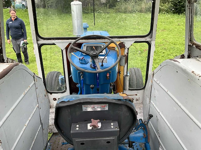 1975 ford 4000 oldtimer tractor - afbeelding 20 van  30