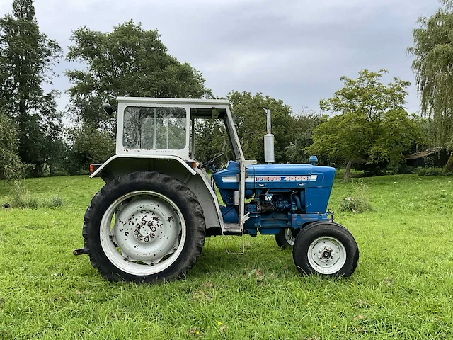 1975 ford 4000 oldtimer tractor - afbeelding 28 van  30