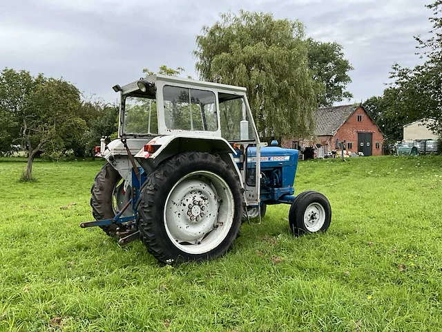1975 ford 4000 oldtimer tractor - afbeelding 29 van  30