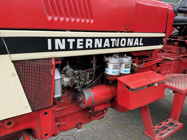 1975 international 633 oldtimer tractor - afbeelding 6 van  19