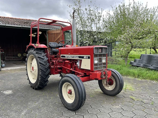 1975 international 633 oldtimer tractor - afbeelding 12 van  19