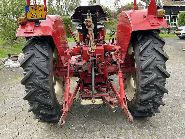 1975 international 633 oldtimer tractor - afbeelding 17 van  19