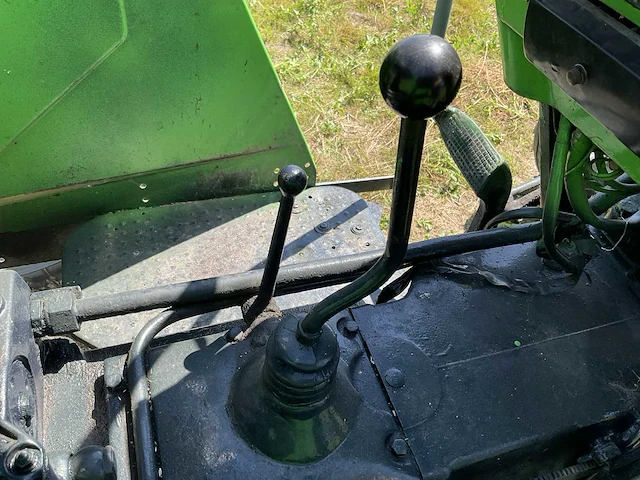 1976 deutz-fahr d4006-s tweewielaangedreven landbouwtractor - afbeelding 13 van  23