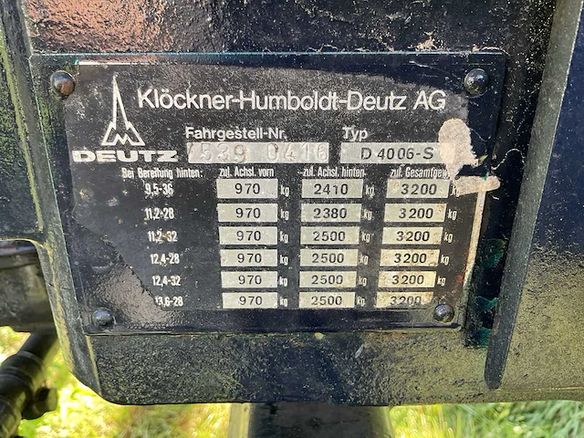 1976 deutz-fahr d4006-s tweewielaangedreven landbouwtractor - afbeelding 16 van  23