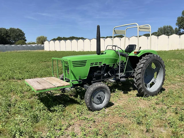 1976 deutz-fahr d4006-s tweewielaangedreven landbouwtractor - afbeelding 12 van  23
