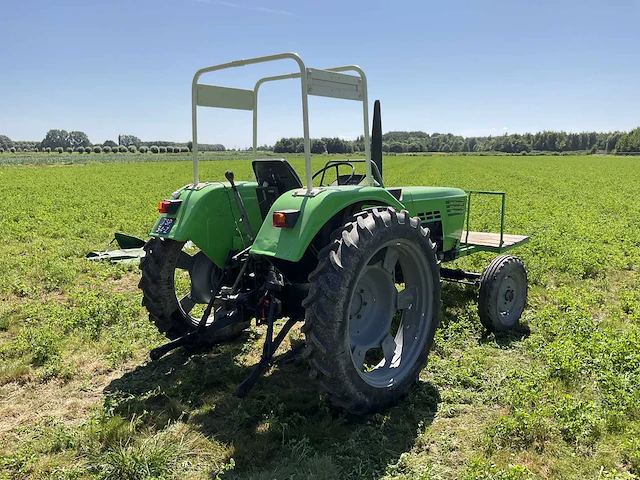 1976 deutz-fahr d4006-s tweewielaangedreven landbouwtractor - afbeelding 20 van  23