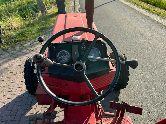 1976 international 744-s tweewielaangedreven landbouwtractor - afbeelding 7 van  28