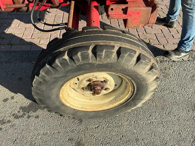 1976 international 744-s tweewielaangedreven landbouwtractor - afbeelding 15 van  28