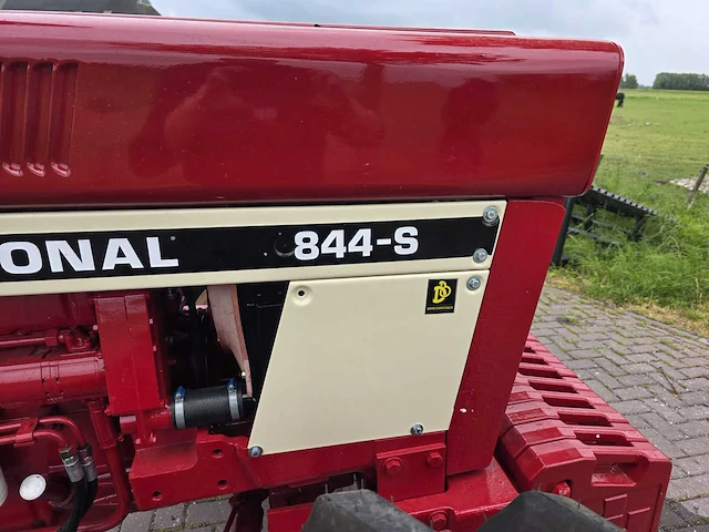 1976 international 844-s vierwielaangedreven landbouwtractor - afbeelding 7 van  45