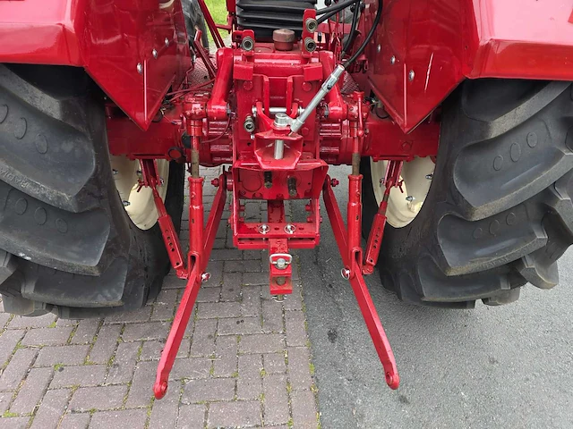 1976 international 844-s vierwielaangedreven landbouwtractor - afbeelding 22 van  45